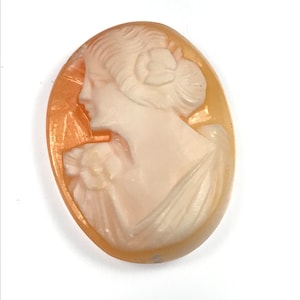 Vintage hand-carved shell Cameo / CA3242