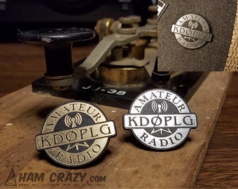 Pin de gorra con antena y distintivo de llamada - PAIR - Radioaficionado