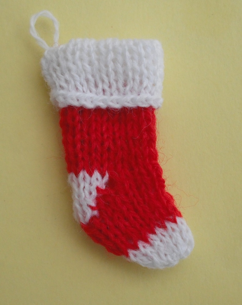 Easy to knit miniature knitting patterns for the dolls house by helen