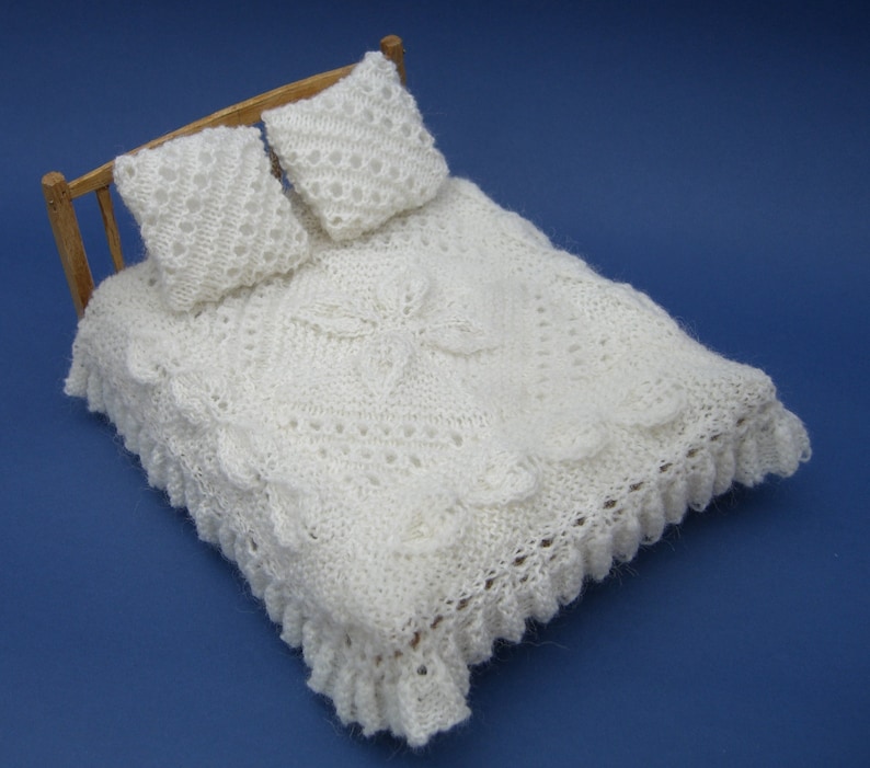 KIT for Heirloom Bedspread miniature knitting pattern kit for dolls house/dollhouse in 1:12 scale image 1