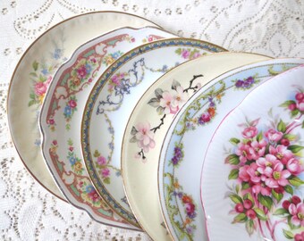 Set of 6 Mismatched Vintage Plates. China Floral Saucers Mix Match, Shabby Chic Bridal Shower. Tea Party Favors. Alice in Wonderland Decor