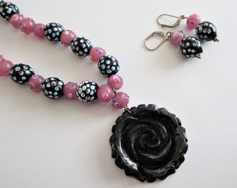 Black Rose Necklace - Goth Necklace - Retrolite Rose Pendant Necklace - Pink & Black Bumpy Glass Lampwork Beads with Matching Earrings