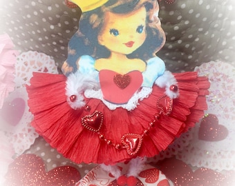 Valentine Girl Queen of Hearts Vintage Style Decor Bump Chenille Pipe Cleaner Figure Shabby Chic Paper Dolls Figurine Paperdolls Centerpiece