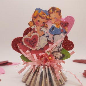 Vintage Style Valentine Decoration - Retro Kitschy Decor Boy and Girl Cake Topper - Tart Tin Table Decor -Kitsch Decorations Gift Idea