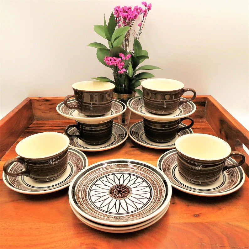 Mid Century Retro Modern Hand Painted Ceramic Flower Plate Vintage Tea Set USA made circa 1960s Brown Coffee Cup Saucer Plate Set