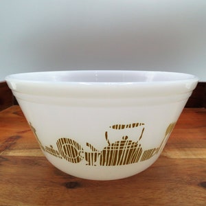 Federal Glass Mixing Bowl Serving Vegetable Fruit Bowl Milk Glass Olive Green Teapot Plate Cup Kitchen Motif