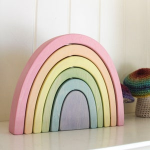 Empilhador de arco-íris de madeira pastel: brinquedo Waldorf, decoração de berçário