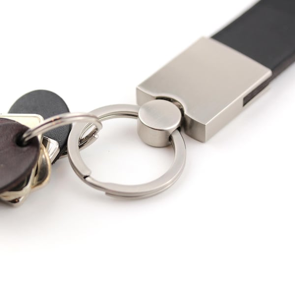Schlüsselanhänger mit Gravur (Name, Text, Symbole) - 4mm pflanzlich gegerbtes Leder - silberner Metallverschluss - "SQUARE"