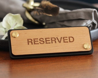 Reserviert Schild Restaurant - Tischschild aus Holz und Leder "Reserviert" oder "Reserved"  - handgefertigt in Bayern