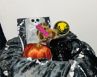 Bag charm holiday basket - Boo basket - October - Halloween gift - Halloween boo basket -