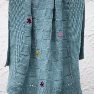 Daisy Blanket knitting pattern #034