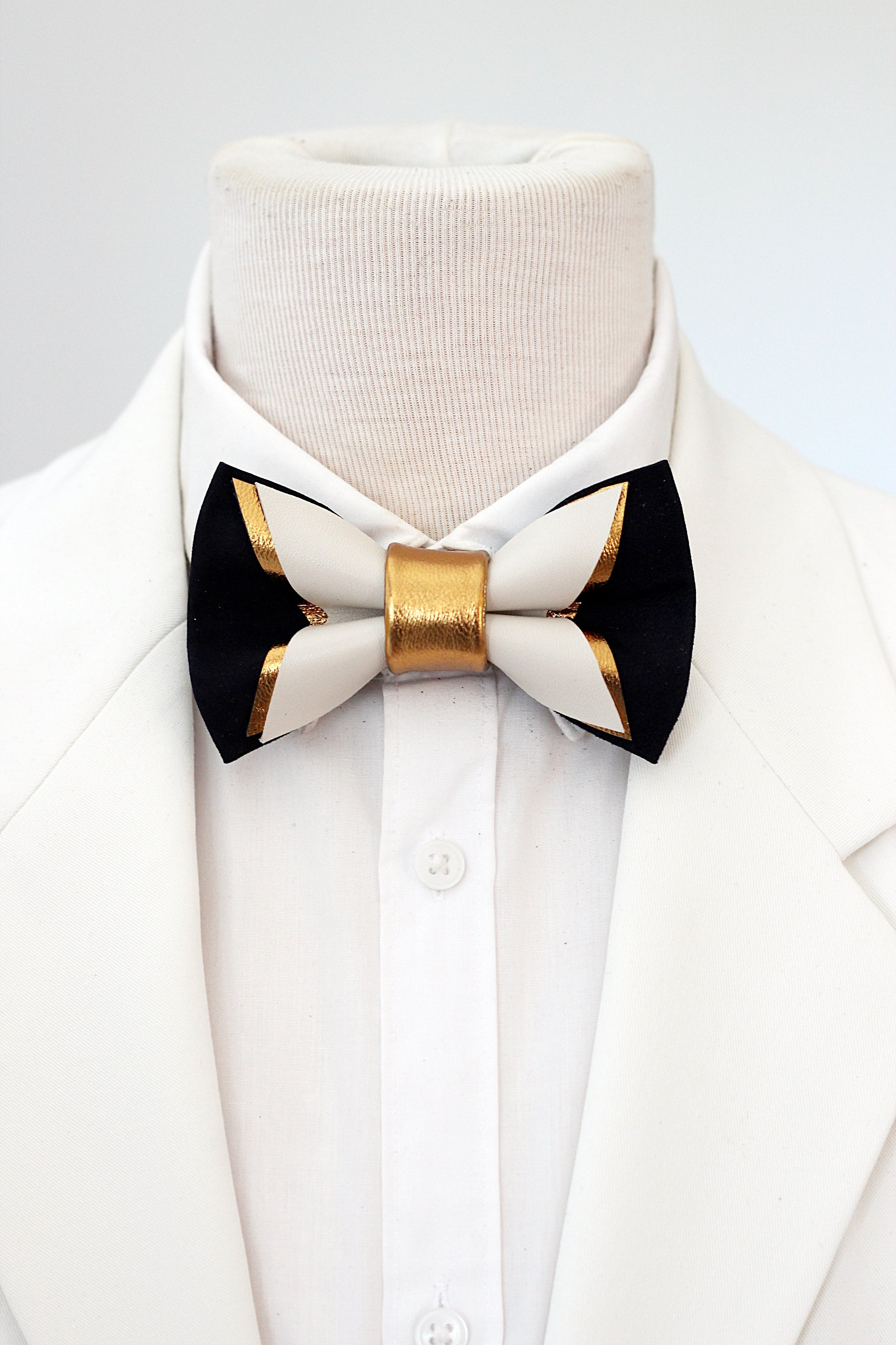 slim fit dress slacks Groomsmen 6-Piece Set (Bowtie & Tie) Champagne