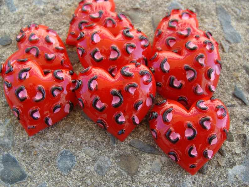 2 Valentine Pink Heart Resin Hair Bow Resins pink and red heart cabochon
