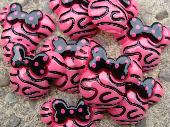 2 Minnie Mouse Resin Hair Bow Resins Disney Resin hair bow centers