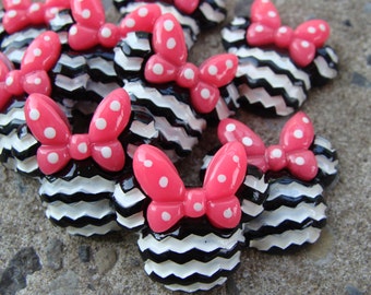 2 black and pink Chevron Minnie Mouse Resin heads Hair Bows Resin Hair Bow Center