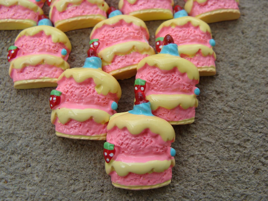 2 Birthday Cake Resins Birthday Cake Resin Birthday Cup Cake Etsy