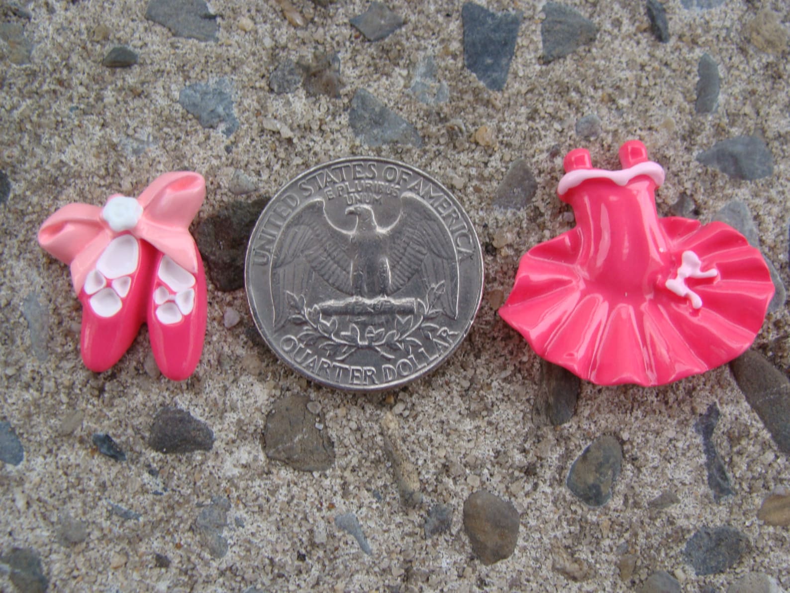 2 pink ballerina princess ballet tutu dress resin cabochon flatbacks flat back scrapbooking hair bow center crafts embellishment