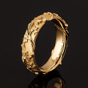 Solid 18k Gold Maple leaves Wedding Band