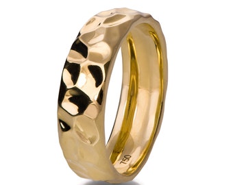 18K Gold Hammered Wedding Band