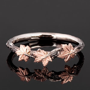 Ehering mit Zweig und Ahornblättern Schwarz und Roségold