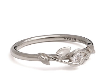 18k White Gold Leaves Diamond Ring