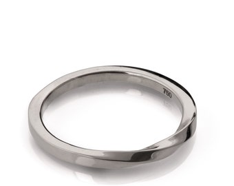 18k White Gold Mobius Wedding Band