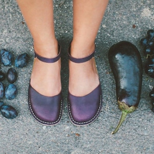 Sandalias de piel sostenibles, sandalias boho, sandalias de piel, sandalias de boda, sandalias de mujer, sandalias berenjena, zapatos planos de verano, punta cerrada
