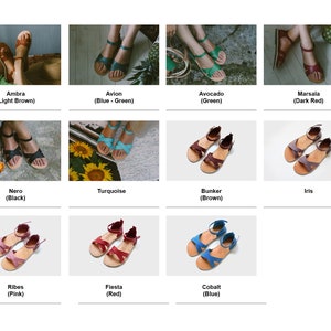 K&ouml;nnte beinhalten: Ein Raster mit neun Bildern, die verschiedene Farben von Ledersandalen zeigen. Jedes Bild zeigt ein Paar Sandalen mit einem Kreuzriemen-Design. Die Farben umfassen hellbraun, blaugr&uuml;n, gr&uuml;n, dunkelrot, schwarz, t&uuml;rkis, braun, rosa, rot und blau.