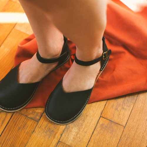 minimalist dress sandals The Best Minimalist Sandals For Summer And How To Style Them
