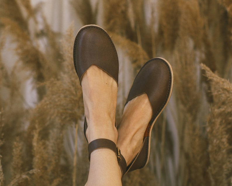 Sustainable Leather Sandals, Leather Shoes, Light Brown Sandals, Women Sandals, Flat Shoes, Women Shoes, Summer Shoes, Slip Ons Grigio