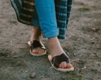 Brown Flip-Flops, Leather Flip-Flops, Leather Sandals, Flipflops, Women Sandals, Flat Sandals, Summer Shoes, Leather Flats, FlipFlop Sandals