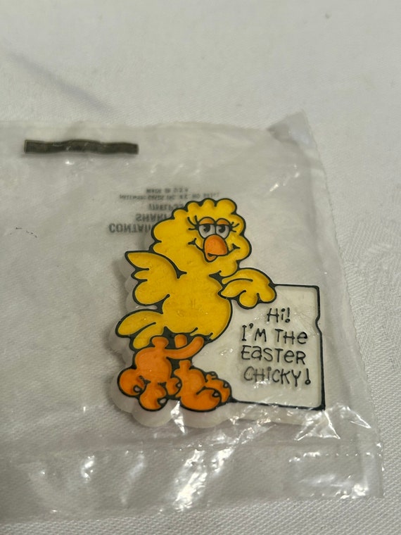 Vintage 1980s Hallmark Easter Chick Pin UNUSED