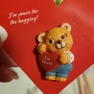 Vintage 1980s 1990s Hallmark Valentine Day Teddy Bear Pin NOS image 2