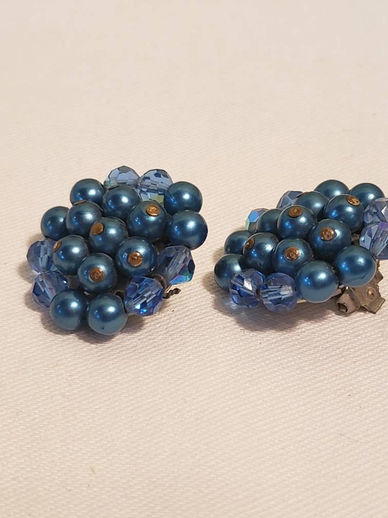 Vintage 1950s 1960s Blue Bead Clip Earrings