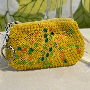 Vintage 1970s Yellow Popcorn Plastic Bead Coin Purse with Rainbonnet UNUSED