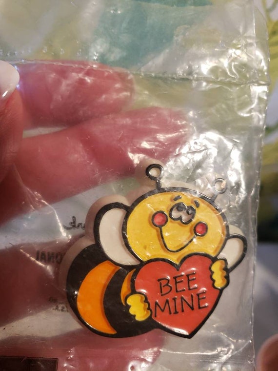 Vintage 1980s Hallmark Valentine Bee Pin NOS - image 1