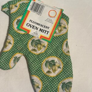 Vintage 1970s Kitchen Oven Mitt Pot Holder UNUSED WITH TAG