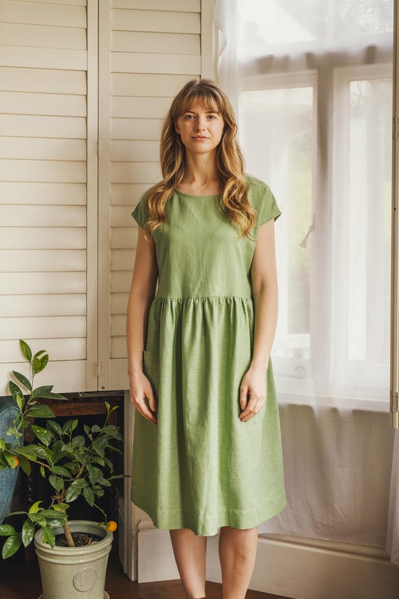 Green Linen Dress with Pockets: Handmade Mid-Length Summer Dress (Size M)