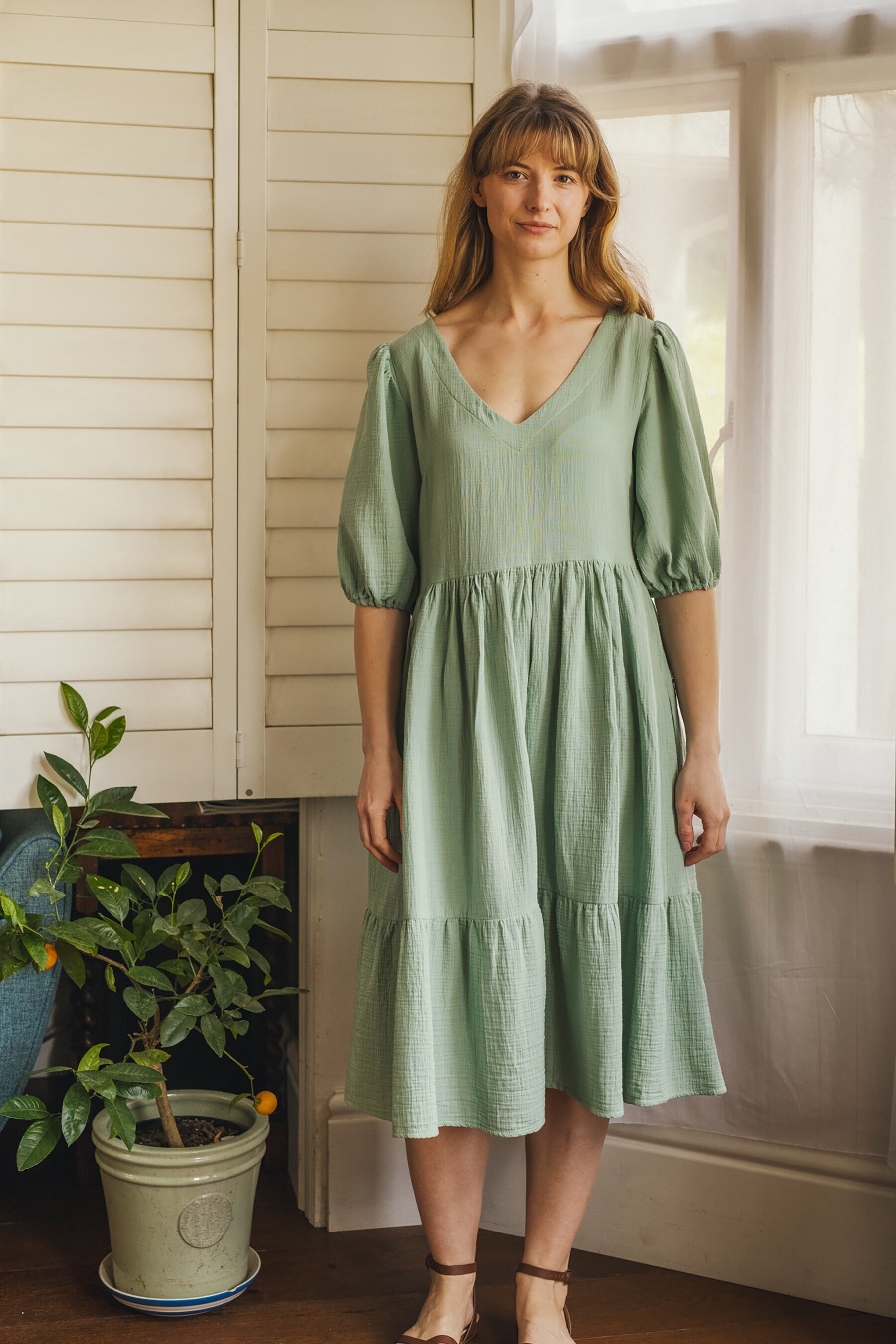 Sample Sale, Sage crinkle cotton dress, V-neck mid length organic cotton dress, simple summer dress with sleeves handmade in UK, M size 12