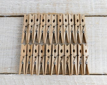 Vintage Clothespins ~ Set of 22 Wooden Clip Clothes Pins ~ Rustic Laundry Room Decor (S12)