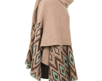 Chal de alpaca británico hecho a mano: poncho geométrico
