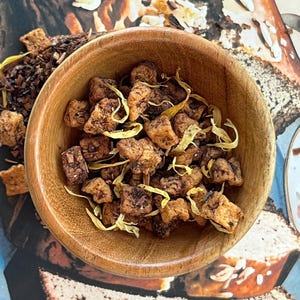 Banana Nut Bread – Caffeine-Free Loose Leaf Herbal Tea | Cozy Bakery Blend