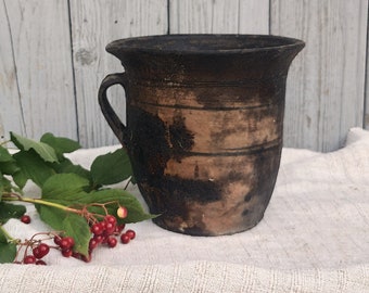 Ceramic pot Vintage clay vase with a handle Large antique pot Primitive Farmhouse cottage Rustic home decor Country kitchen