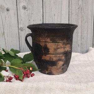 Ceramic pot Vintage clay vase with a handle Large antique pot Primitive Farmhouse cottage Rustic home decor Country kitchen