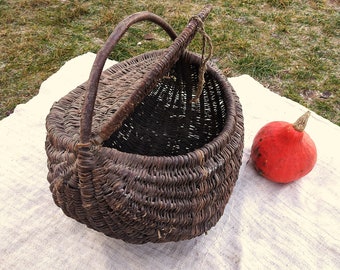 Picnic basket Vintage Large Wicker hamper Farmhouse cottage Kitchen storage box Rustic home decor Gathering basket Decorative country basket