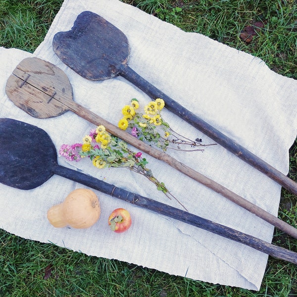 Antique wooden pizza paddle Wood scoop Bread shovel Primitive wood decor Country barn prims Rustic kitchen wall hanging Farmhouse cottage