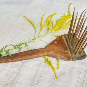 Large wooden comb Vintage wool carder Primitive Rustic home decor Country wood tool Antique farmhouse fibre art tool Fiber weaving supply