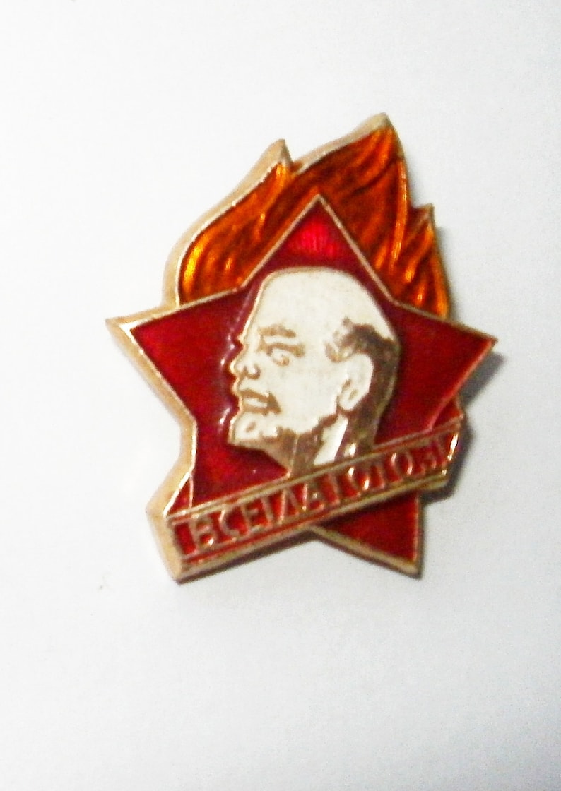 Soviet Pin Young Pioneers badge USSR era Soviet collectible Ussr pin Russian school