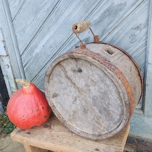 Primitief antiek houten vat Oud vat Rustiek pub decor Country cask Vintage boerderij barware Shabby tub Oekraïens verweerd hout jaren 1920