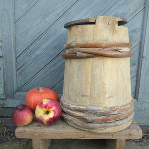 Antique wooden box Storage box with lid Primitive wood vase 1920s Rustic home decor Farmhouse primitives Country gift idea